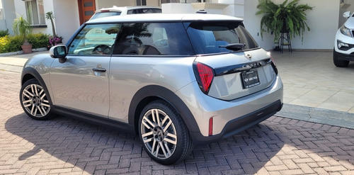 Mini Cooper C 3 Puertas 2025, Esta Nuevo. Solo 2,000 Kms