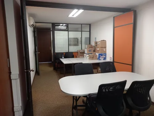 Oficina Ubicada Estratégicamente En La Avenida El Poblado En El Edificio Block Centro Empresarial