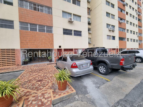 Sorangel Vargas Vende Apartamento Conectado A Planta Electrica, Excelente Ubicacion. Res. Luis Miguel Zona Este Barquisimeto Mls #25-11589