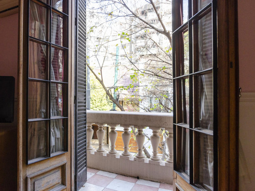 Impecable Casa En Venta Con Cochera Parrilla Jardin Y Pileta - Caballito