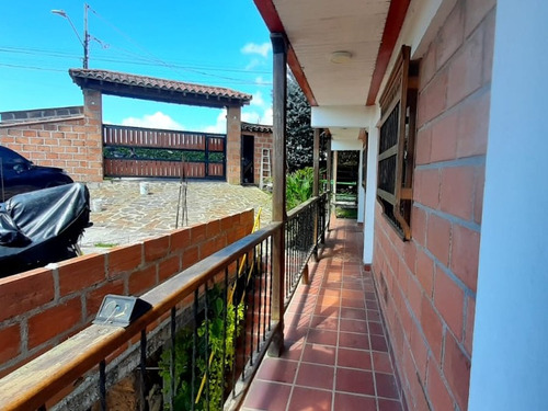 Casa En Arriendo Ubicada En San Vicente Sector Vereda San Luis (22651).