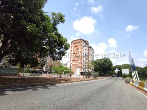 Apartamento En Venta Chuao #22-24810 Sandra Merlano