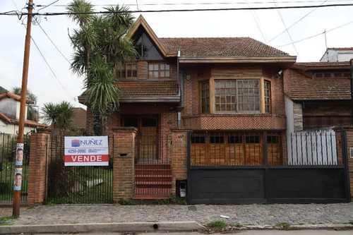 Venta Casa 5 Ambientes Bernal