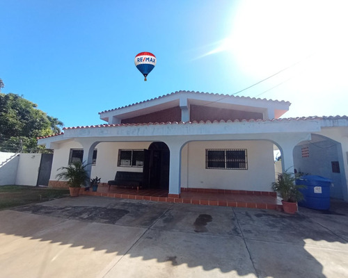 Re/max 2mil Vende Casa En Los Chacos, Los Robles, Mun. Maneiro, Isla De Margarita, Edo. Nueva Esparta