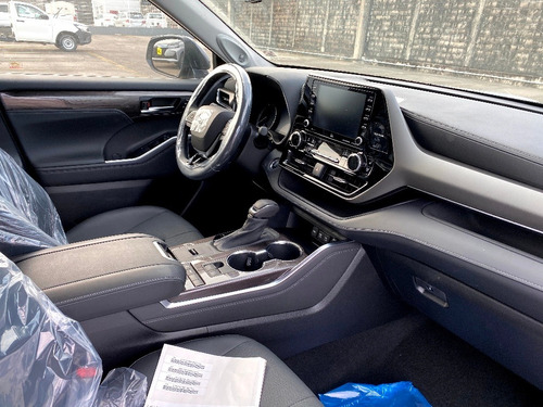 Imagen 6 de 10 de Toyota Highlander 2021 3.5 Limited Panoramic Roof At