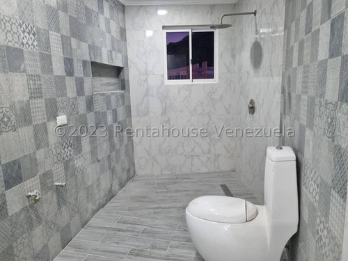Casa En Venta Extraordinaria Villa A Estrenar Mp Con Hermosa Cocina Concepto Abierto, Pisos De Marmol, Decoración En Escayolad, Iluminacion Led. Colinas De Guataparo Valencia 24-33107