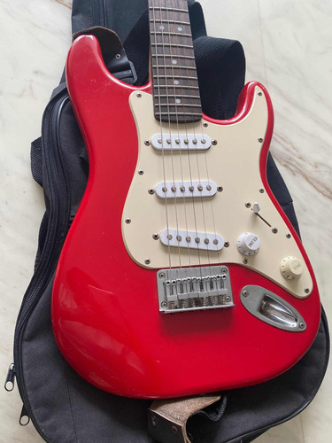 Guitarra Eléctrica Squier Mini Roja