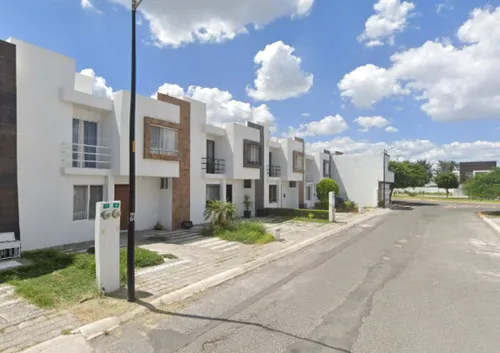 Casa En Venta, Recuperación Bancaria, Col. Mediterraneo, Correguidora , Queretaro. Laab2