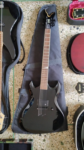 Guitarra Peavey Tomb Pxd, Forro Original, Active Mic 250$