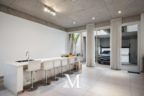 Hermosa Casa - 1000 M2 - Terreno 8.66x65 - Jardin - Pileta - Parrilla