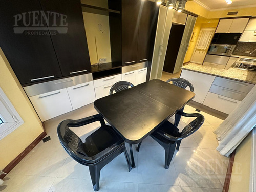Importante Casa En Venta En Saint Thomas Sur 4 Dormitorios Escritorio Y Dependencias