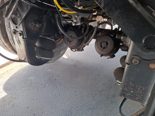 Carreta Randon Carga Seca 2 Eixos C/ Pneus