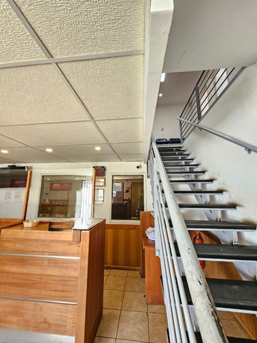 Tejada Arriendo Comercial 12oficinas+3baños+6estacionamiento