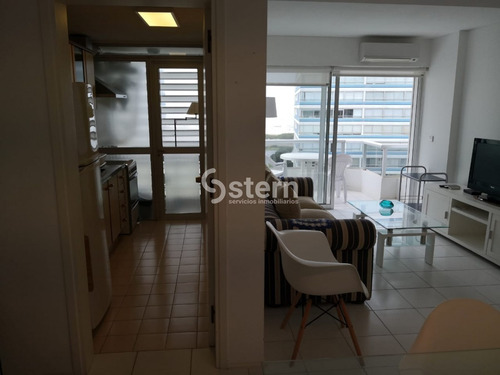 Imagen 11 de 18 de Venta De Apartamento 1 Dormitorio En La Playa Brava, Punta Del Este