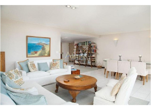 Imagen 4 de 12 de Apartamento En Alquiler Y Alquiler, Brava, Punta Del Este, 3 Dormitorios.