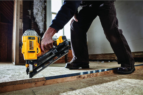 Clavadora Inalámbrica, Dewalt Dcn692m1, 30 Grados
