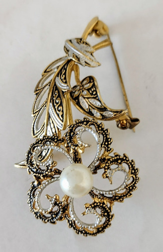 Broche En Metal Dorado  Filigrana Con Perla Vintage