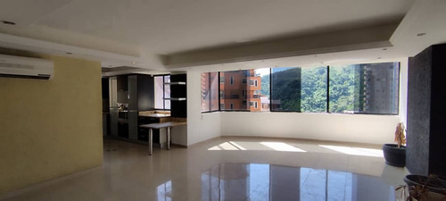 En Venta Apartamento En El Parral Valencia, 215208 Ar