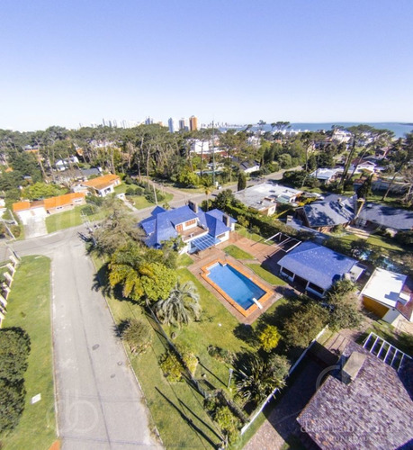 Imagen 5 de 30 de Punta Del Este, Casa En Mansa, 4 Dormitorios Y Piscina.