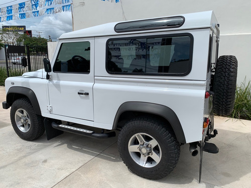 Imagen 3 de 13 de Land Rover Defender 2012 2.2 3p 90 T Diesel Man At