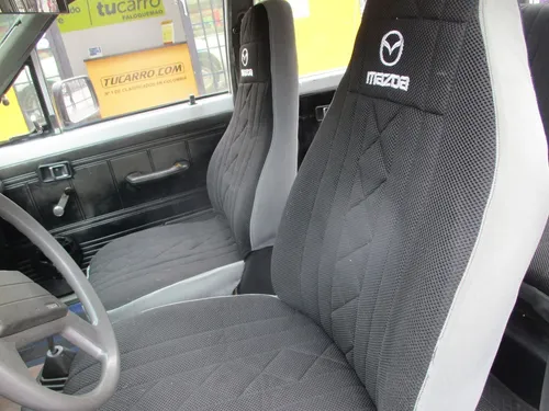 Mazda B2000 2.0