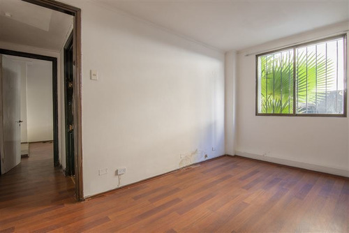 Imagen 4 de 12 de Departamento En Venta De 1 Dorm. En Santiago. Metro B Artes.