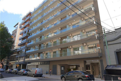 Imagen 2 de 2 de Venta, Cochera Cubierta, Ideal Inversor, Portón Automático, Parque Centenario, Caballito