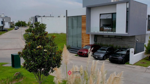 Imagen 14 de 30 de Casa En Venta En Valle Imperial Zapopan Dentro Del Campo De