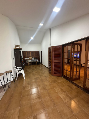 Casa Venta Arguello Amplia 3 Dormitorios Patio Enorme Pileta