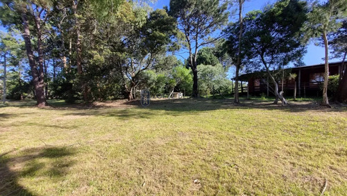 Venta De Terreno En Zona De Playa Mansa De Punta Colorada, Piriapolis - Superficie De 900m