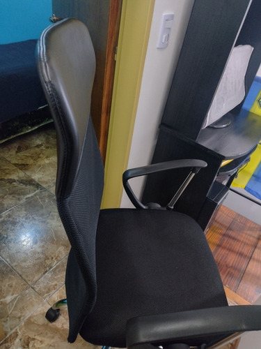 Imagen 10 de 10 de Vendo Cpu Completo Y Silla Casi Nueva