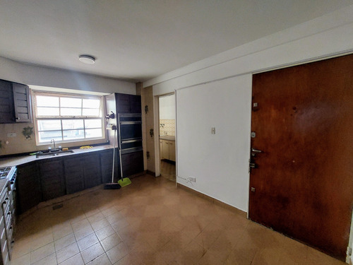 Departamento En Alquiler Con Cochera En Flores