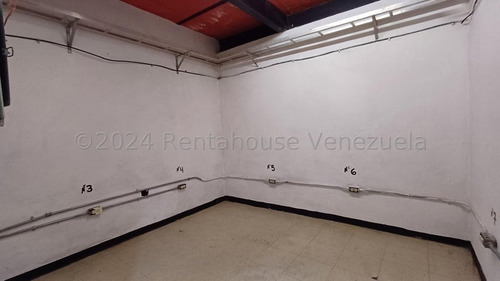 Exclusiva Empresa En El Area De Telecomunicaciones, Con Torre A 2006 Mts De Altura En Un Terreno De 870m2, En El Junquito, Urb Alto Irapa, Mls#24-20005