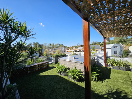 Espectacular Casa En Barrio Semi Privado