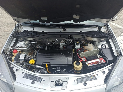 Imagem 8 de 13 de Renault Sandero 2014 1.0 16v Expression Hi-flex 5p