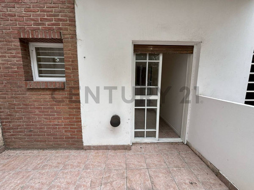 Monoambiente En Planta Baja Con Patio