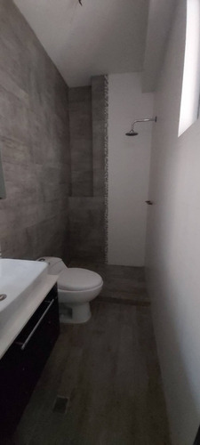 Imagen 7 de 22 de Penthouse Urb. La Trigaleña Valencia 0412-4860923.
