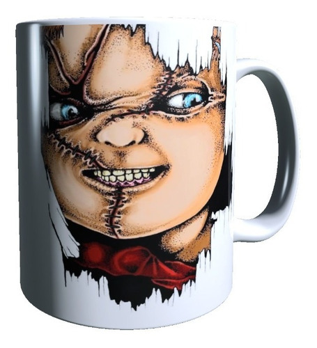 Taza Chucky El Muñeco Diabólico Rompiendo La Puerta. 11 Oz.