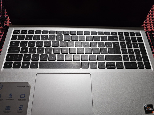 Laptop Dell Inspiron 15 3000 (Usado)
