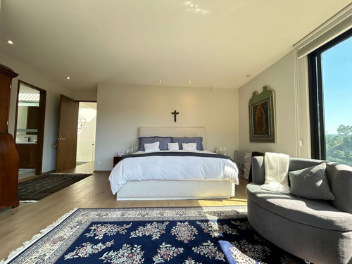 Casa En Venta Y/o En Renta Moderna Con Terraza, Vista Espectacular Y Seguridad