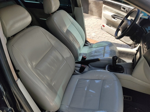 Imagem 15 de 15 de Volkswagen Golf 2003 2.0 Comfortline 5p Manual