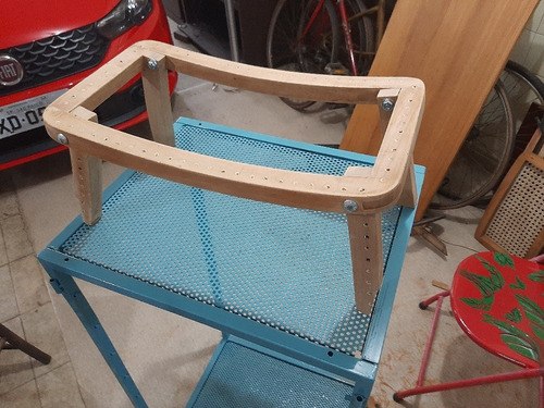 Imagem 3 de 5 de Customização E Restauração De Móveis Arte Reversa. Foto Ilus