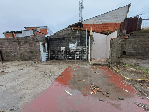 Terreno De 288 M2 Con Construcción