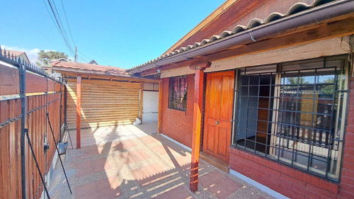 Casa A Pasos De La Estación De Metro Elisa Correa, En Vicuña