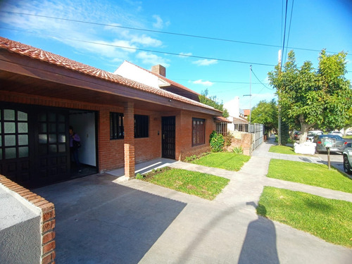 Venta Chalet 3 Dormitorios Parque Luro Con Cochera