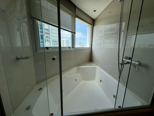 Departamento De 4 Dormitorios En Sunrise Punta Del Este - Alquiler