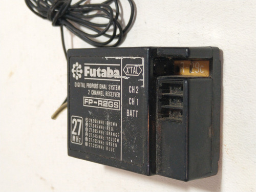 Futaba Receptor 27 Mhz. Am Fp-r2gs Vintage De Los 80s (Usado)