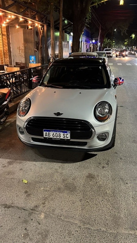Imagen 1 de 10 de Mini Cooper 2017 1.5 F55 Pepper 136cv