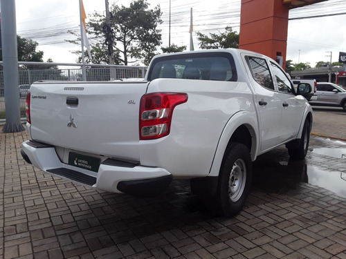Mitsubishi L200 Triton 2.4 16V TURBO DIESEL GL CD 4X4 MANUAL