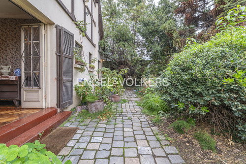 Casa Estilo Inglés Con Encanto Y Potencial
